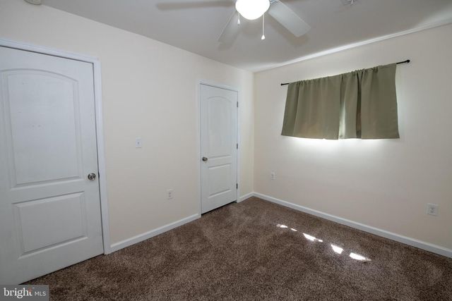 31 ROUNDWOOD LN, Levittown, PA 19055