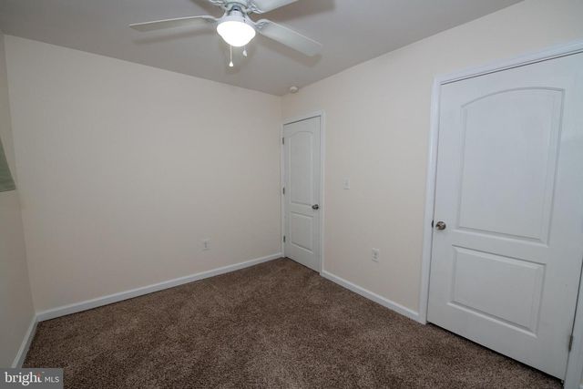 31 ROUNDWOOD LN, Levittown, PA 19055
