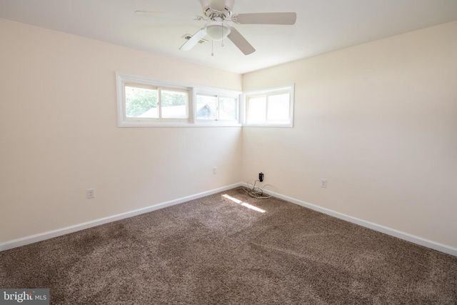 31 ROUNDWOOD LN, Levittown, PA 19055