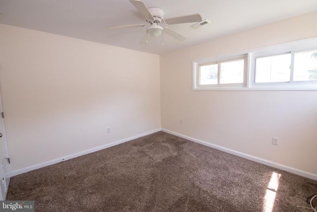 31 ROUNDWOOD LN, Levittown, PA 19055
