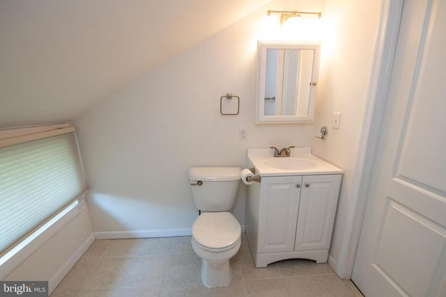 31 ROUNDWOOD LN, Levittown, PA 19055