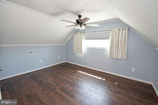 31 ROUNDWOOD LN, Levittown, PA 19055