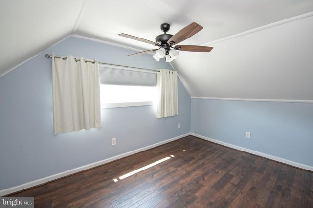 31 ROUNDWOOD LN, Levittown, PA 19055