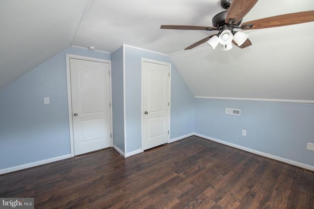 31 ROUNDWOOD LN, Levittown, PA 19055