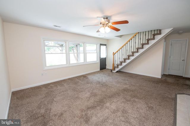 31 ROUNDWOOD LN, Levittown, PA 19055