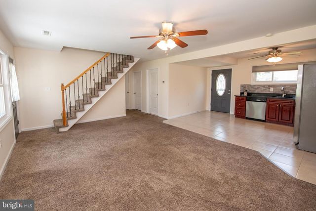 31 ROUNDWOOD LN, Levittown, PA 19055