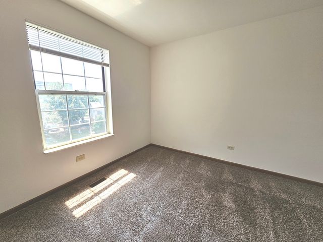 1757 Eastwood Court 6, Schaumburg, IL 60195