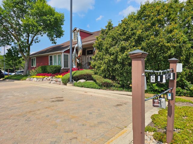 1757 Eastwood Court 6, Schaumburg, IL 60195
