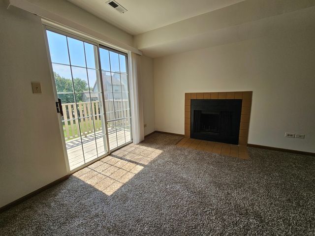 1757 Eastwood Court 6, Schaumburg, IL 60195