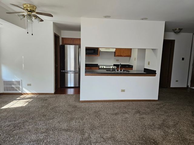 1757 Eastwood Court 6, Schaumburg, IL 60195