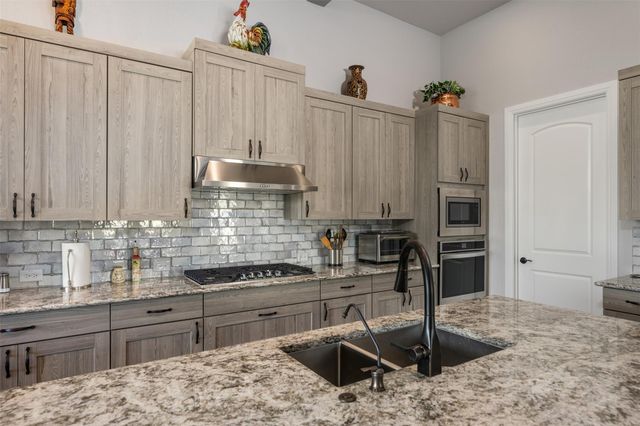 825 Faith DR, Liberty Hill, TX 78642