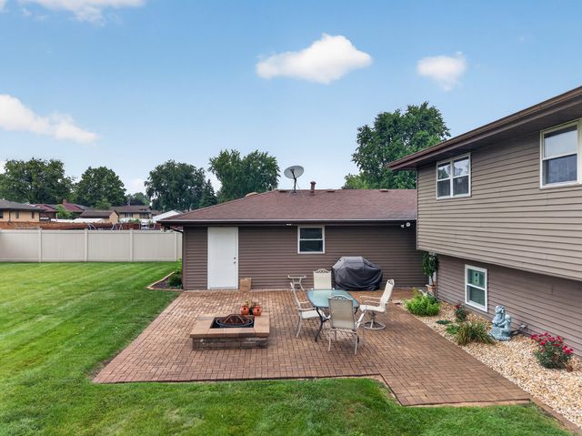 103 Deerpath Drive, Minooka, IL 60447