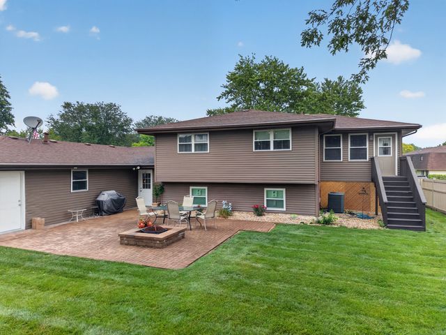 103 Deerpath Drive, Minooka, IL 60447