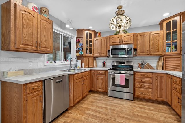 103 Deerpath Drive, Minooka, IL 60447