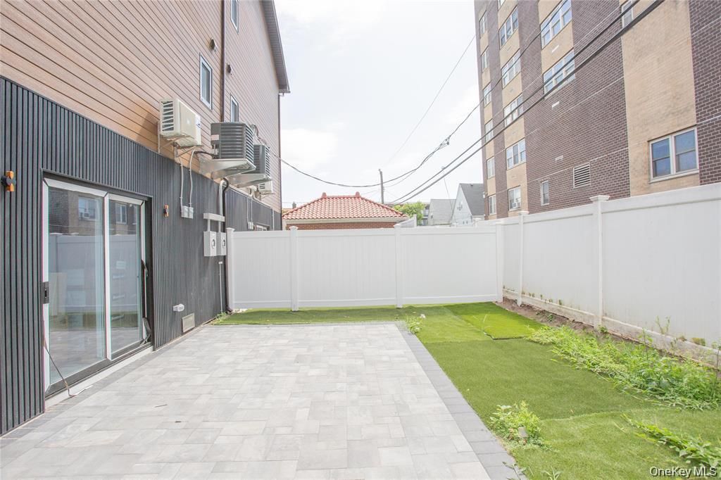 622 W Penn Street, Long Beach, NY 11561 — photo 2