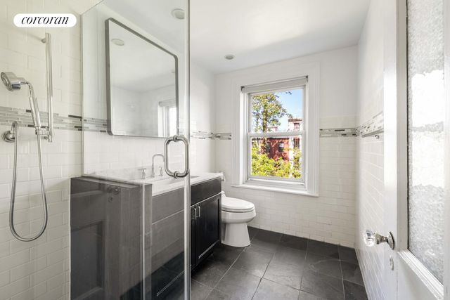 183 WAVERLY Avenue, New York City, NY 11205