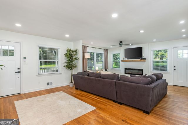 1845 Lochlomand Lane SE, Smyrna, GA 30080