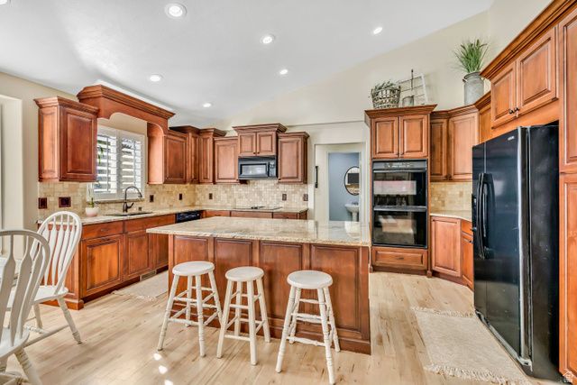 9843 S TEE BOX DR, South Jordan, UT 84009