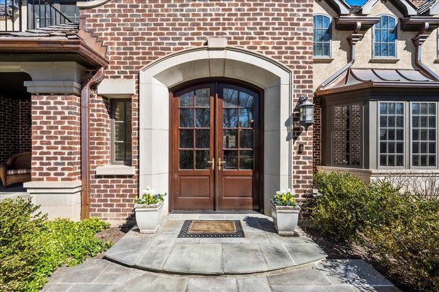936 E Ringwood Road, Lake Forest, IL 60045
