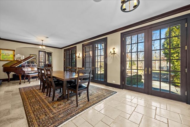 936 E Ringwood Road, Lake Forest, IL 60045