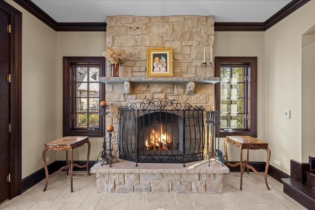 936 E Ringwood Road, Lake Forest, IL 60045