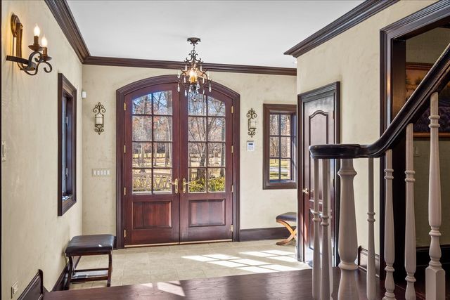 936 E Ringwood Road, Lake Forest, IL 60045