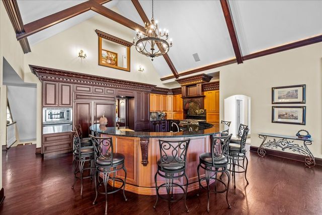 936 E Ringwood Road, Lake Forest, IL 60045