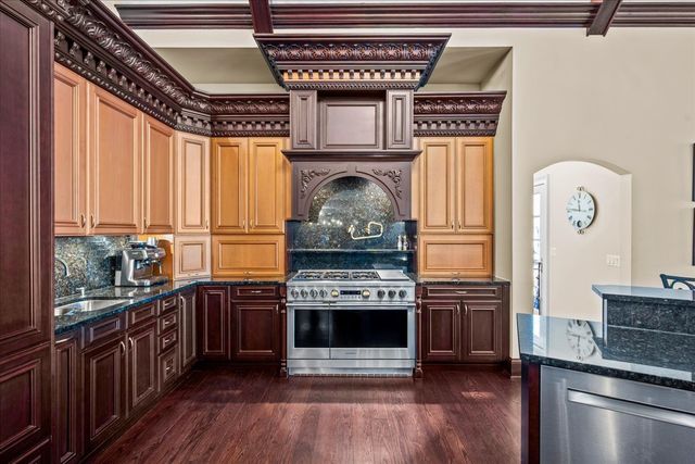 936 E Ringwood Road, Lake Forest, IL 60045