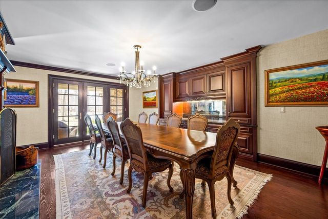 936 E Ringwood Road, Lake Forest, IL 60045