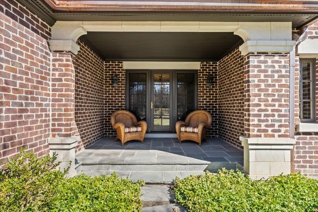 936 E Ringwood Road, Lake Forest, IL 60045