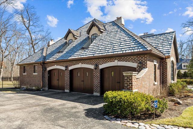 936 E Ringwood Road, Lake Forest, IL 60045