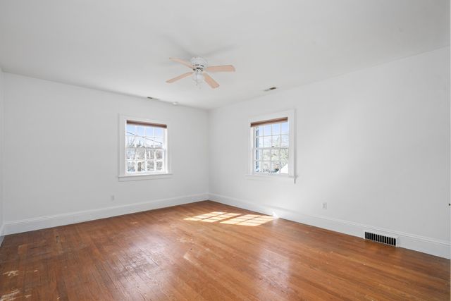 E 209 Main ST, Fincastle, VA 24090