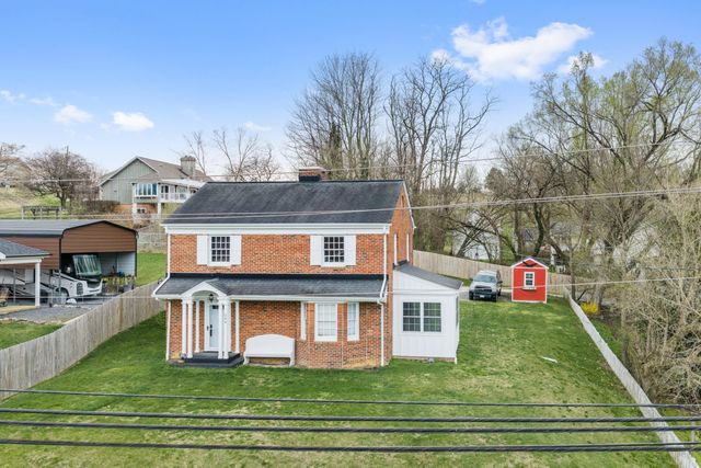 E 209 Main ST, Fincastle, VA 24090