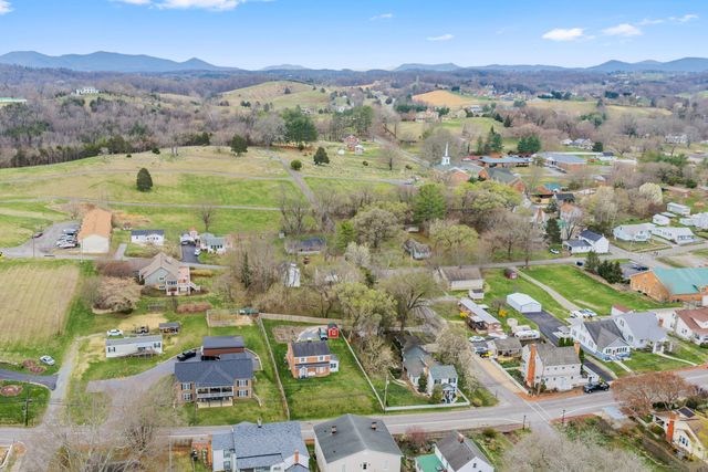 E 209 Main ST, Fincastle, VA 24090