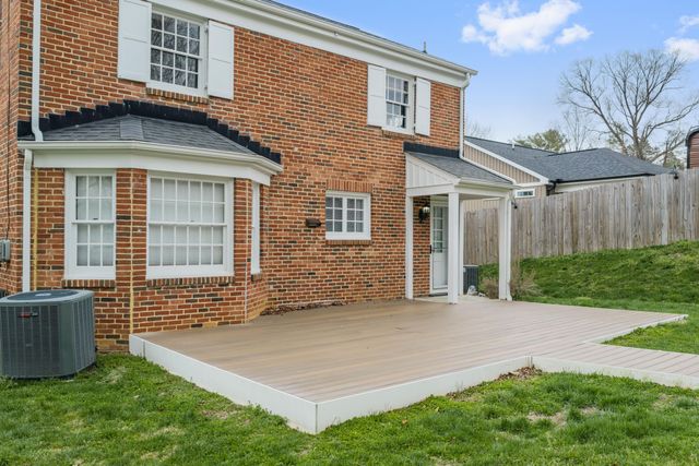 E 209 Main ST, Fincastle, VA 24090