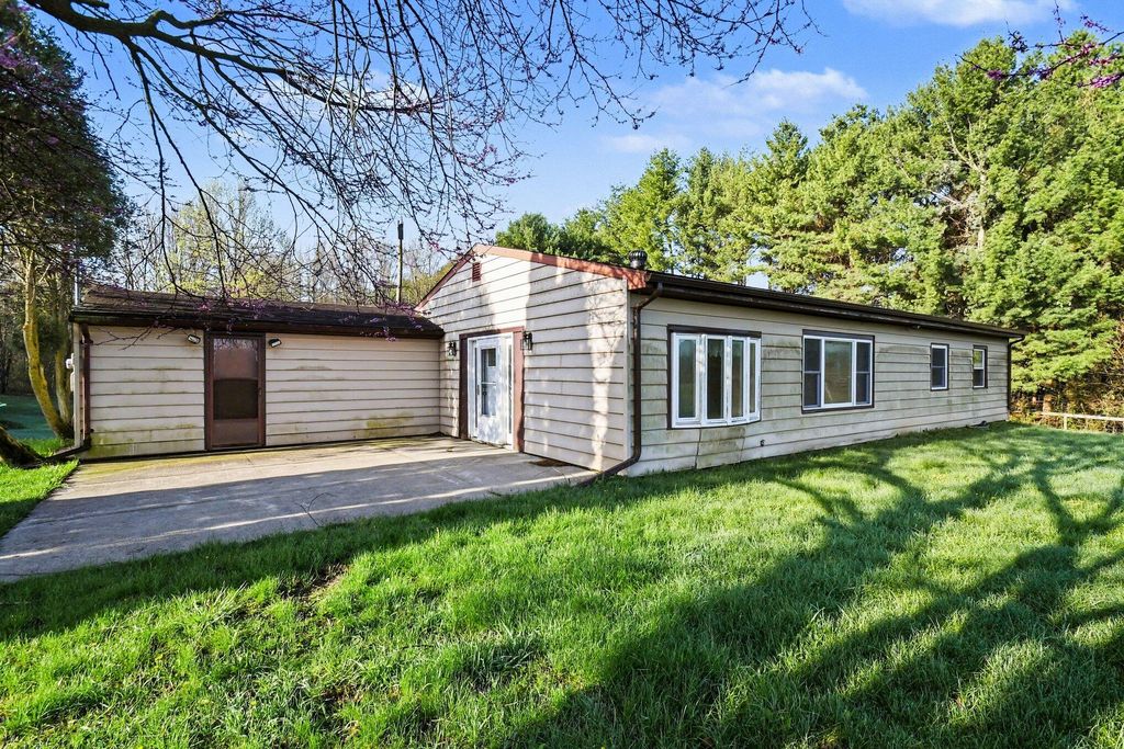 21583 Calvin Hill Street, Calvin Twp, MI 49031
