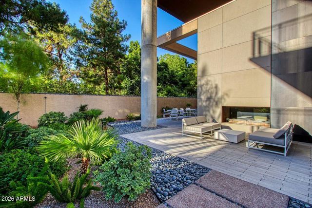 200 W PORTLAND Street 821, Phoenix, AZ 85003