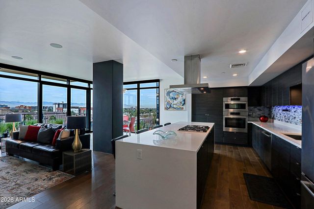 200 W PORTLAND Street 821, Phoenix, AZ 85003