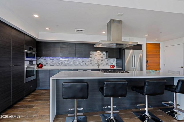 200 W PORTLAND Street 821, Phoenix, AZ 85003