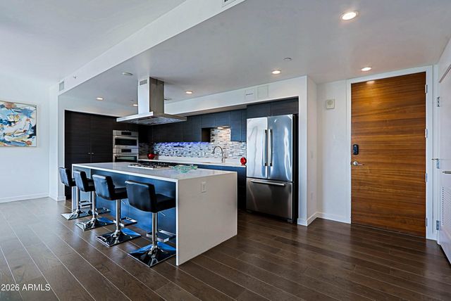 200 W PORTLAND Street 821, Phoenix, AZ 85003