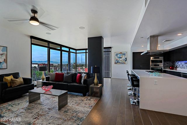 200 W PORTLAND Street 821, Phoenix, AZ 85003