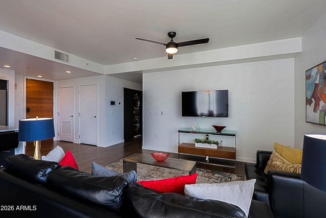 200 W PORTLAND Street 821, Phoenix, AZ 85003