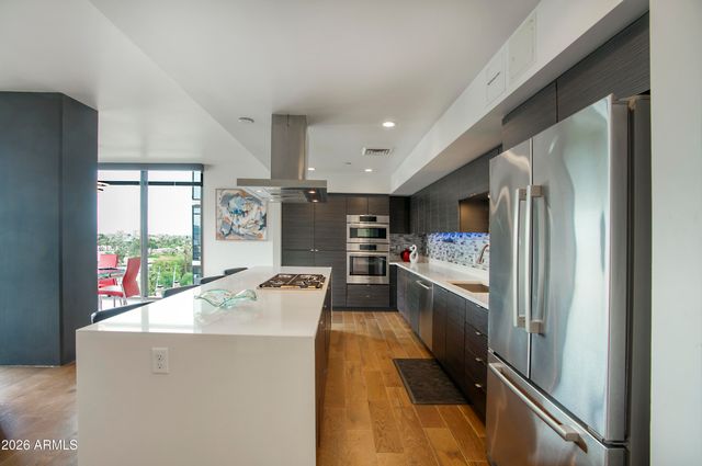 200 W PORTLAND Street 821, Phoenix, AZ 85003