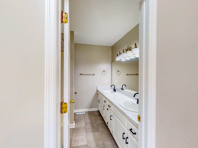 150 Courtyard Lane NE, Cleveland, TN 37312