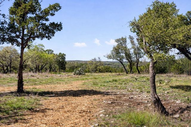 000 Spring Valley DR, Dripping Springs, TX 78620