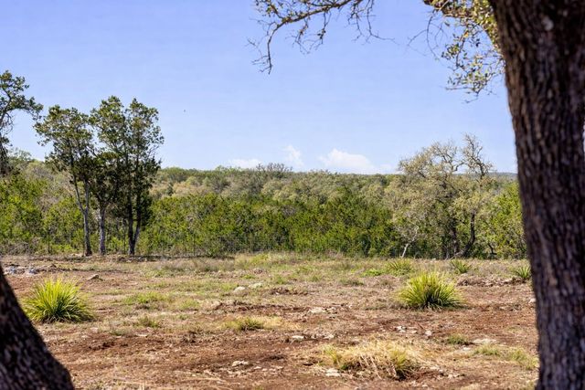 000 Spring Valley DR, Dripping Springs, TX 78620