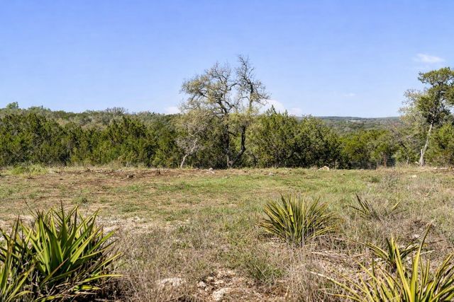 000 Spring Valley DR, Dripping Springs, TX 78620
