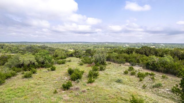 000 Spring Valley DR, Dripping Springs, TX 78620