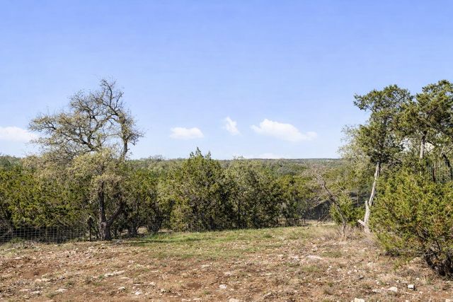 000 Spring Valley DR, Dripping Springs, TX 78620