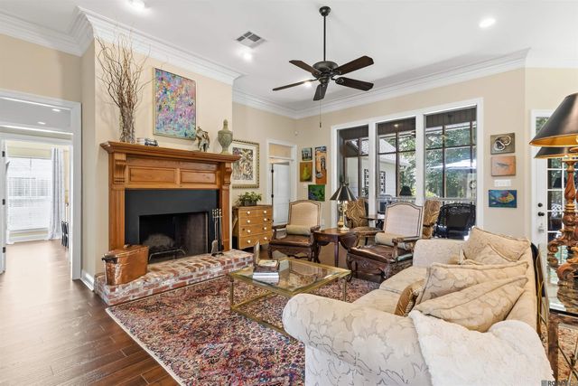 9584 Victory Ln, Denham Springs, LA 70726
